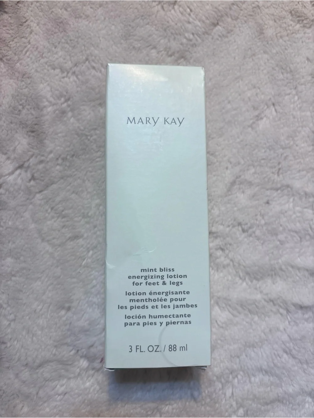 NEW Mary Kay Footsie Roll Foot Care Gift Set Lotion + Comfy Socks Mint Bliss
